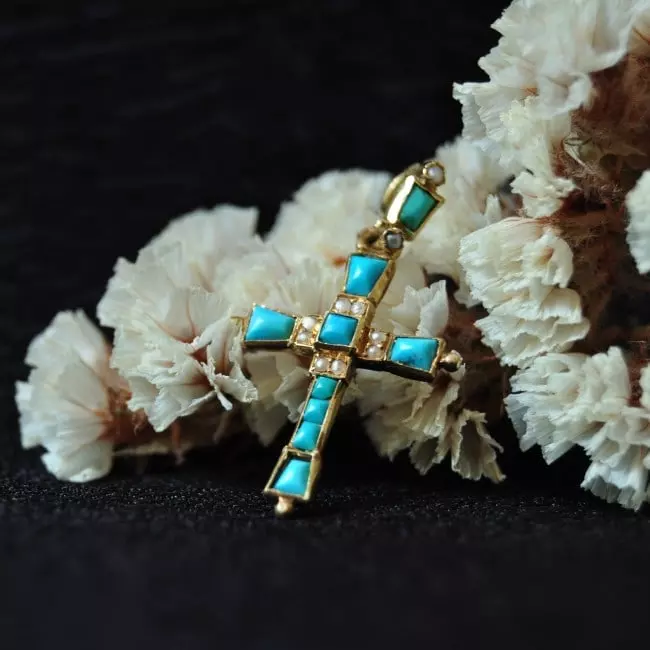 Pendentif croix turquoises Anyse