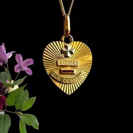 PENDENTIF COEUR AVEC RUBIS